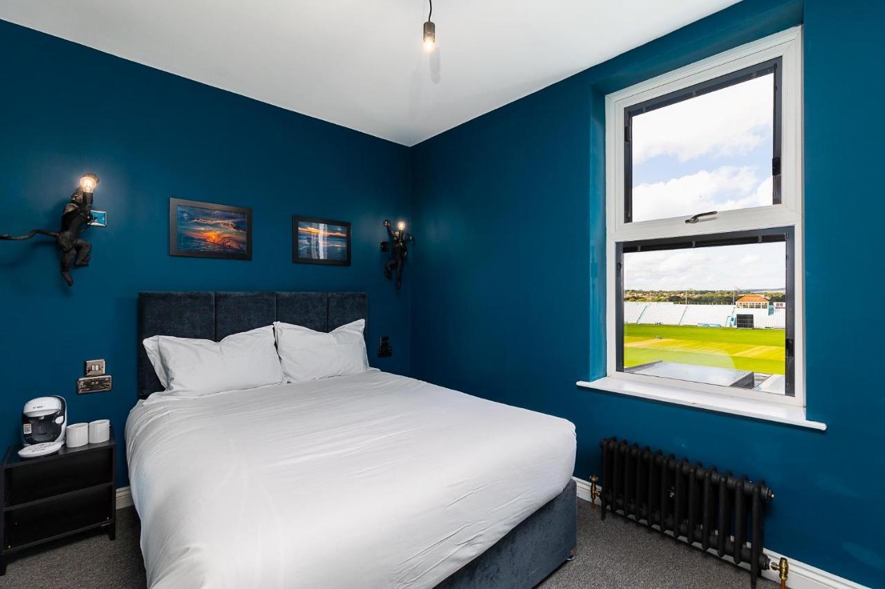 23 Trafalgar Square With Hot Tub And Cinema สการ์โบโรห์ ภายนอก รูปภาพ